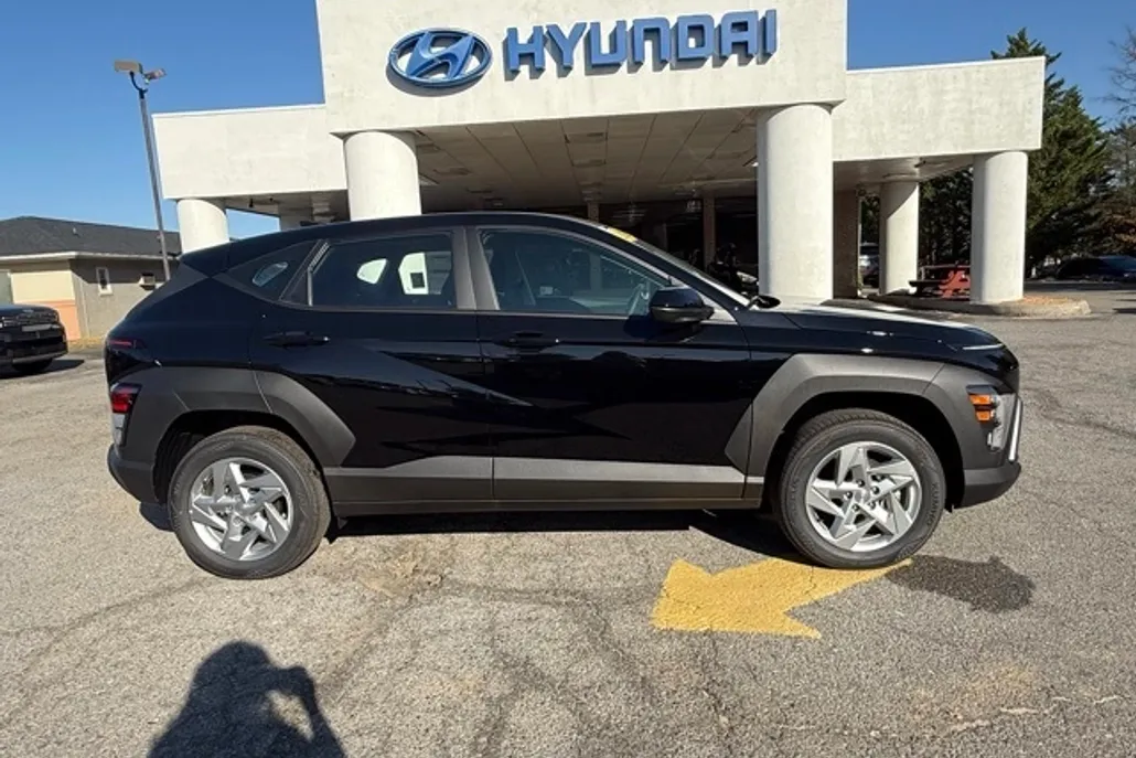 2026 Hyundai Kona SE photo 1