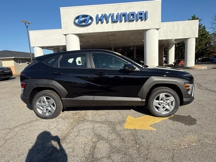 2026 Hyundai Kona SE photo 1