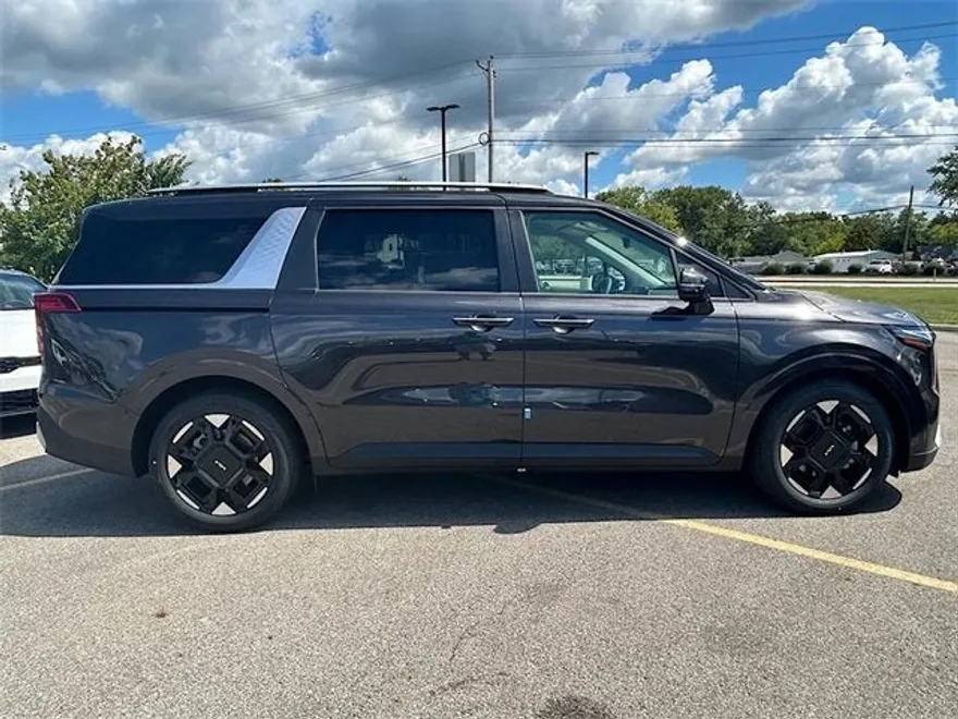 2026 Kia Carnival EX photo 1