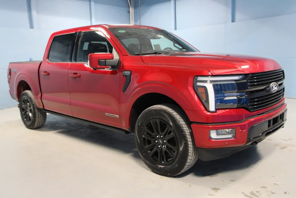 2025 Ford F-150 Platinum photo 1