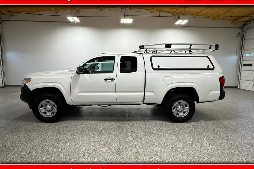 2022 Toyota Tacoma SR5 Access Cab photo 1