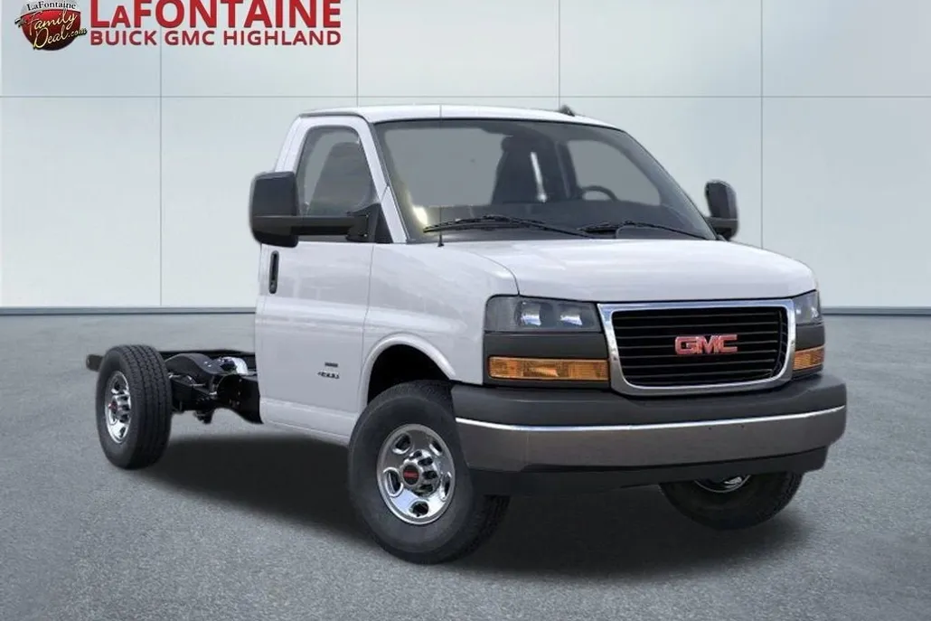 2025 Gmc Savana Cutaway 3500 photo 1