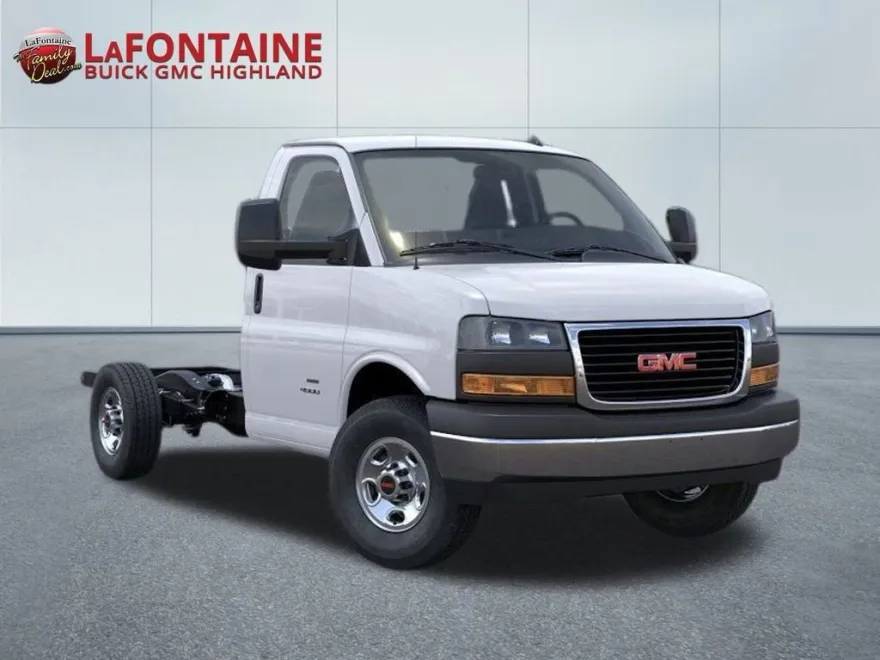 2025 Gmc Savana Cutaway 3500 photo 1