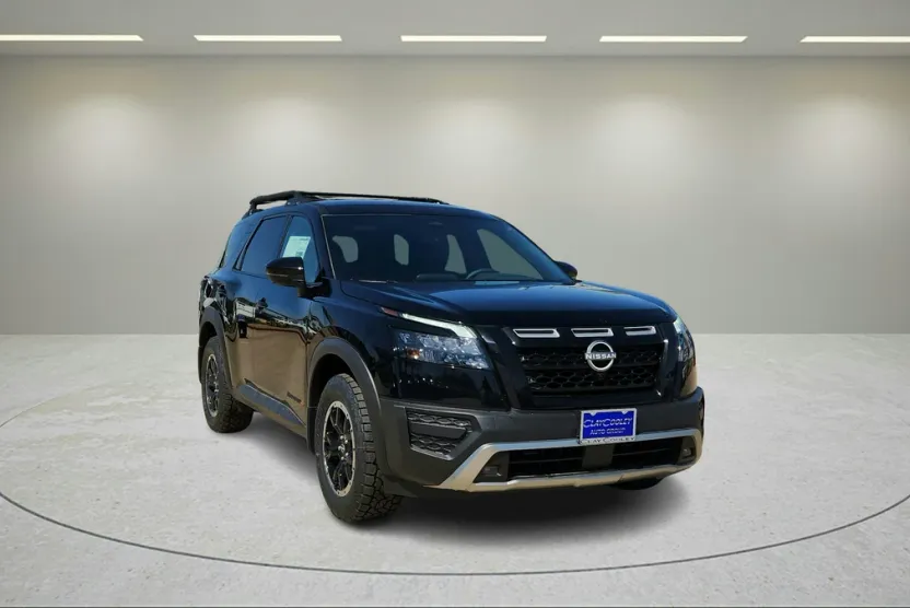 2025 Nissan Pathfinder Rock Creek photo 2