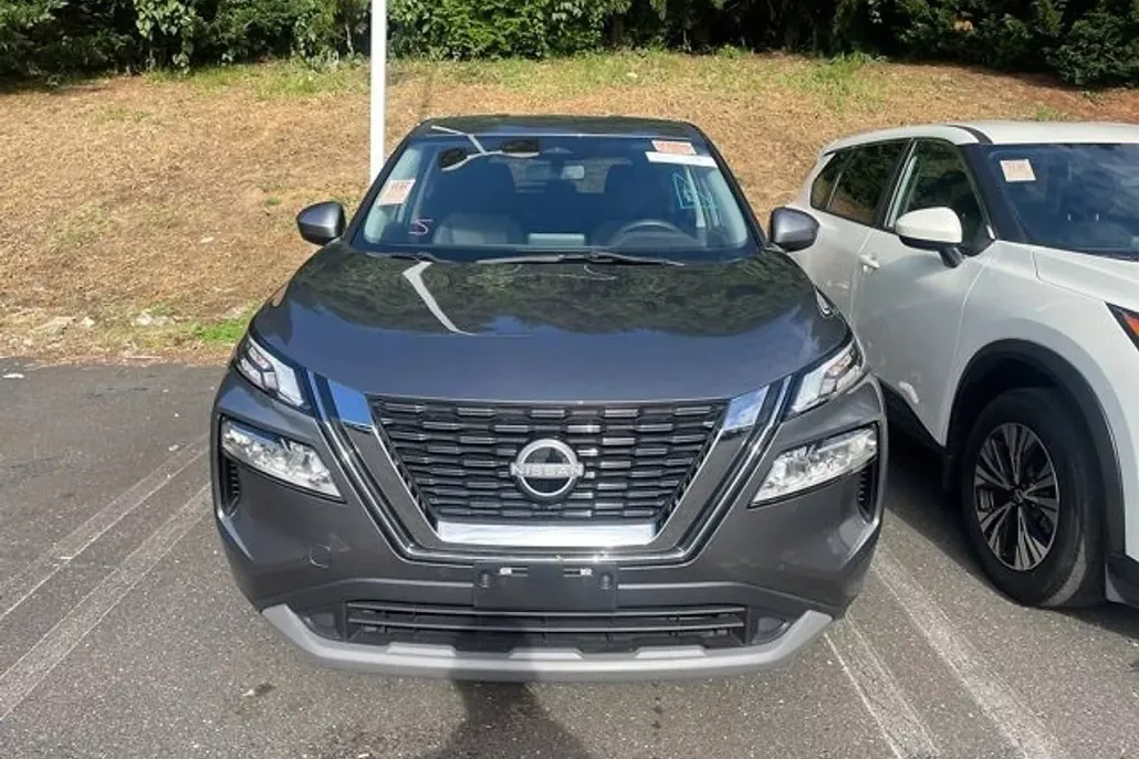 2023 Nissan Rogue SV photo 1