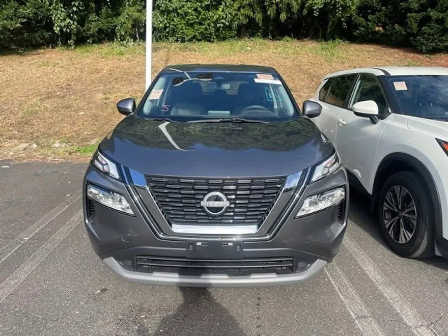 2023 Nissan Rogue SV photo 1
