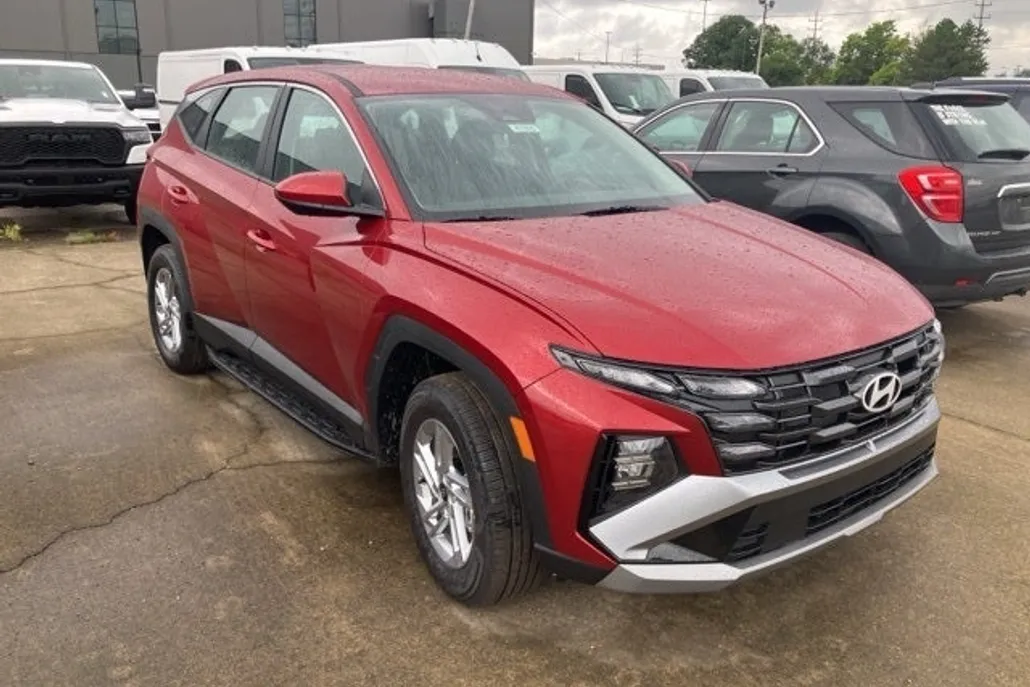 2025 Hyundai Tucson SE photo 1