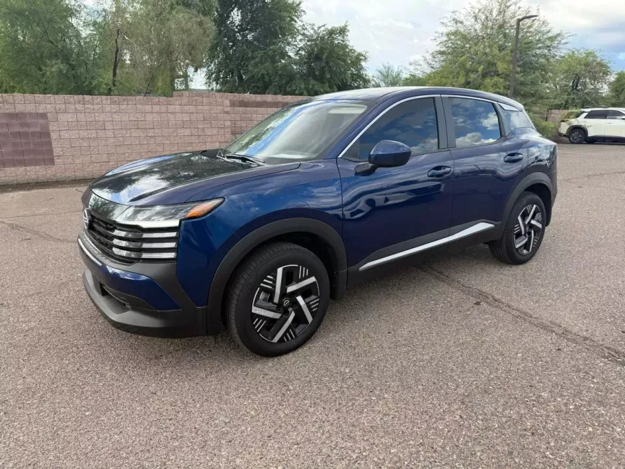 2025 Nissan Kicks SV photo 1