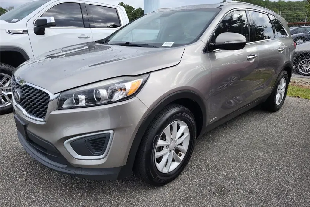 2018 Kia Sorento LX photo 1