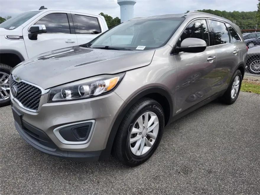 2018 Kia Sorento LX photo 1