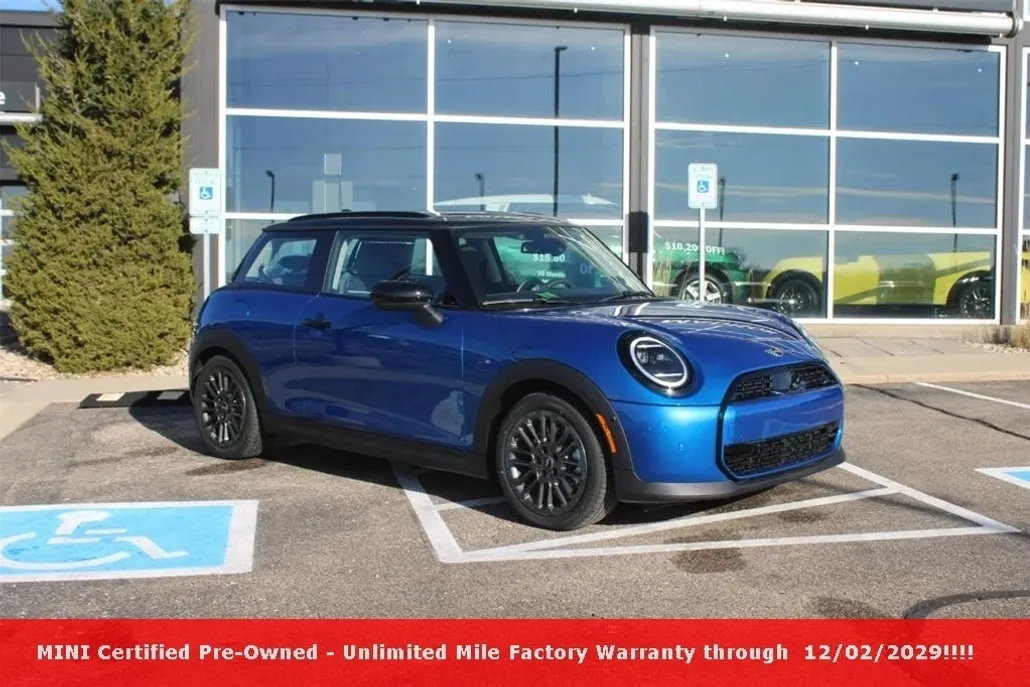 2025 Mini Cooper 2 Door Hardtop Signature photo 1