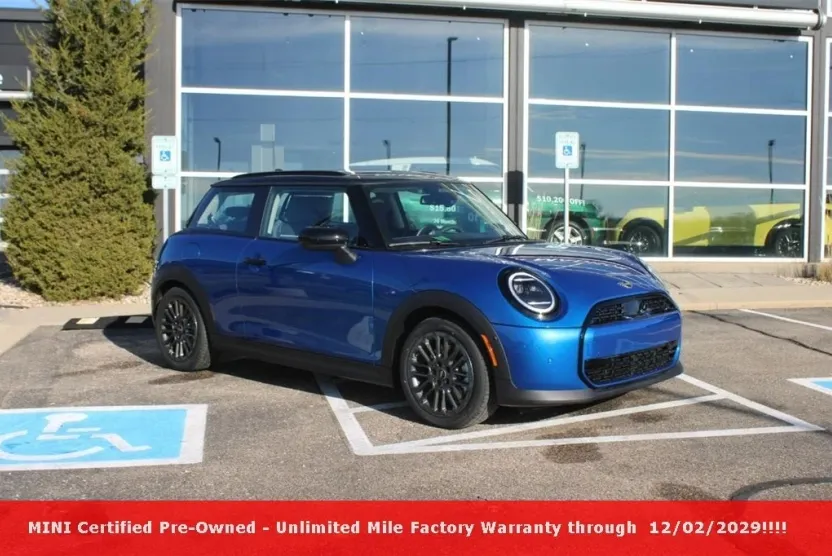 2025 Mini Cooper 2 Door Hardtop Signature photo 1