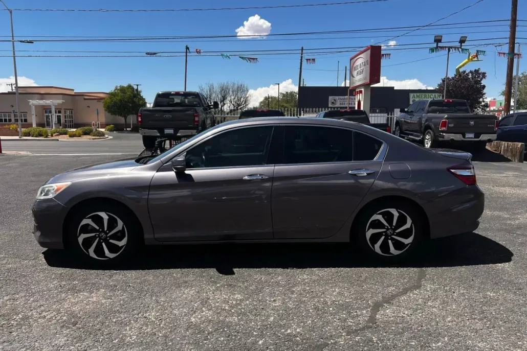 2017 Honda Accord EX-L V6 photo 1