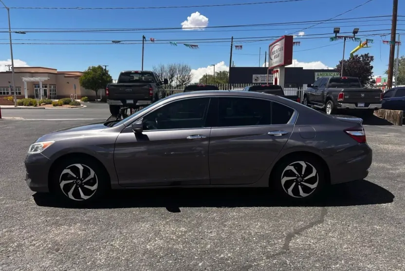 2017 Honda Accord EX-L V6 photo 1