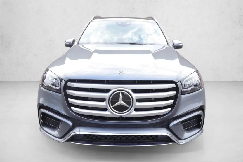 2025 Mercedes Benz GLS 580 4MATIC photo 1