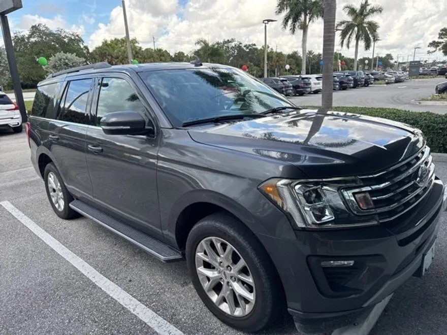 2020 Ford Expedition XLT photo 1