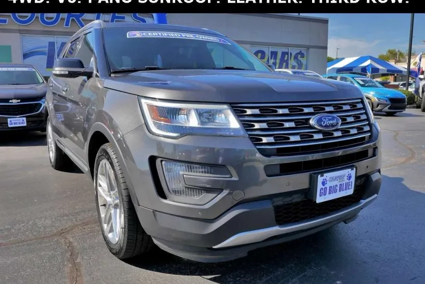 2016 Ford Explorer XLT photo 1