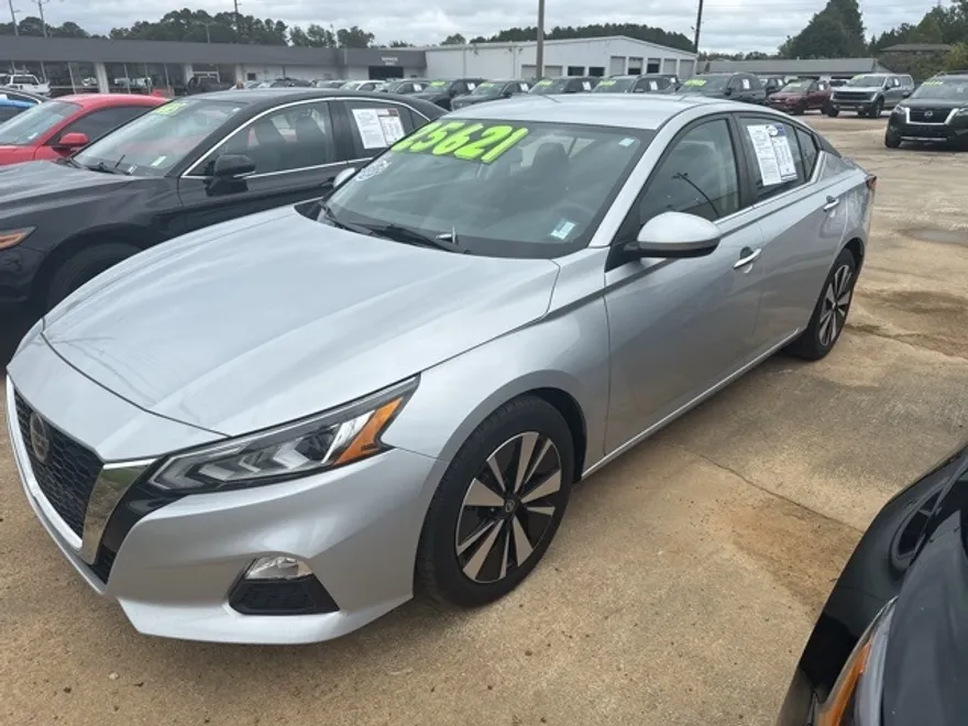 2022 Nissan Altima 2.5 SV photo 1