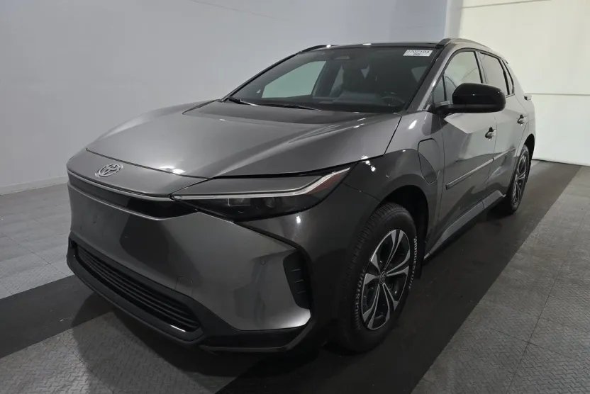2023 Toyota bZ4X XLE photo 1