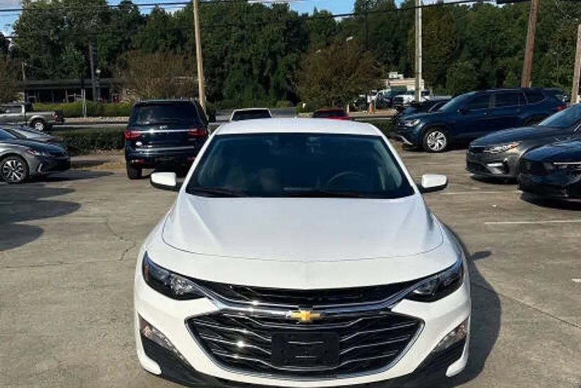 2023 Chevrolet Malibu 1LT photo 1