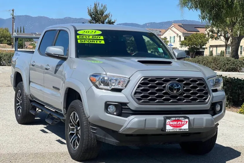 2021 Toyota Tacoma TRD Sport photo 1