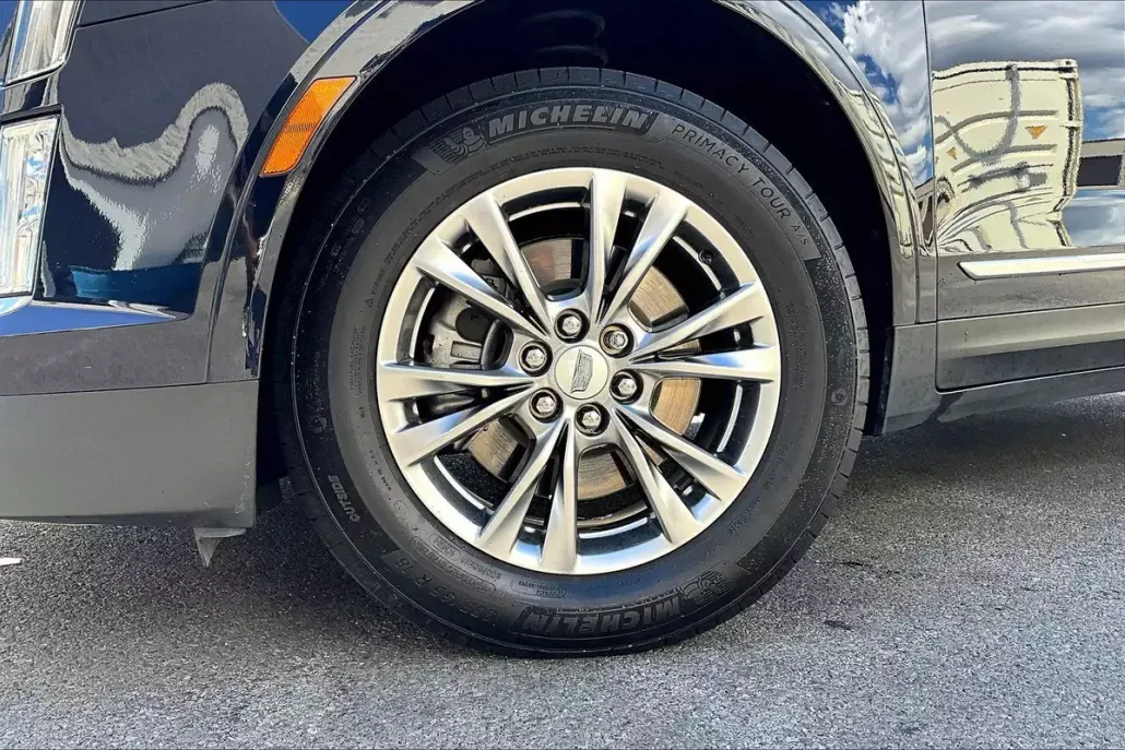2021 Cadillac XT5 Premium Luxury photo 1