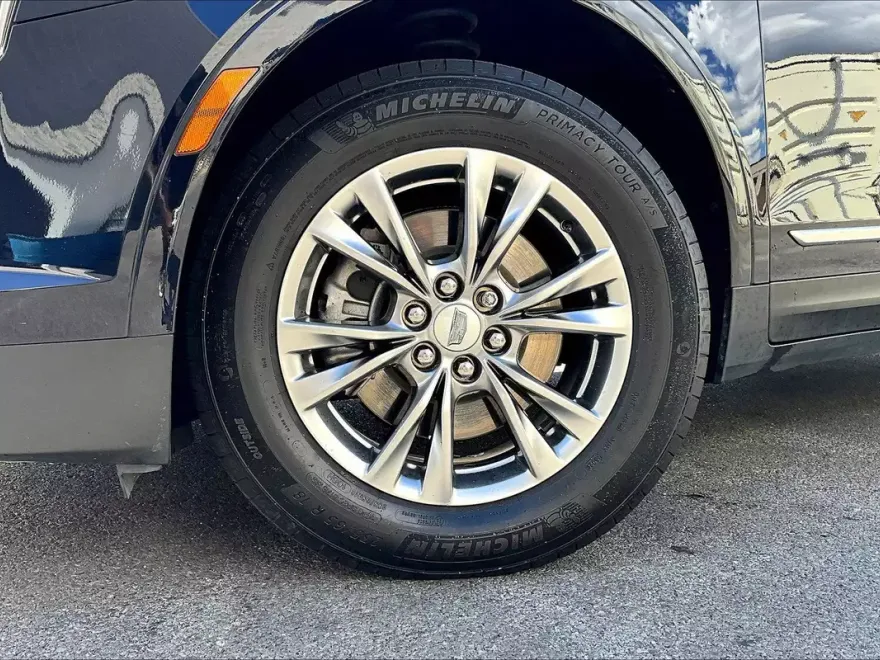 2021 Cadillac XT5 Premium Luxury photo 1