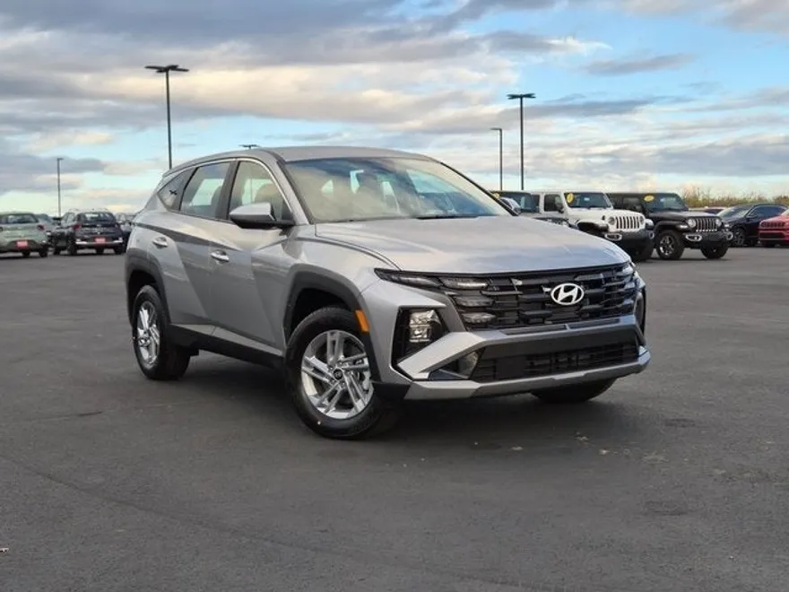 2026 Hyundai Tucson SE photo 1