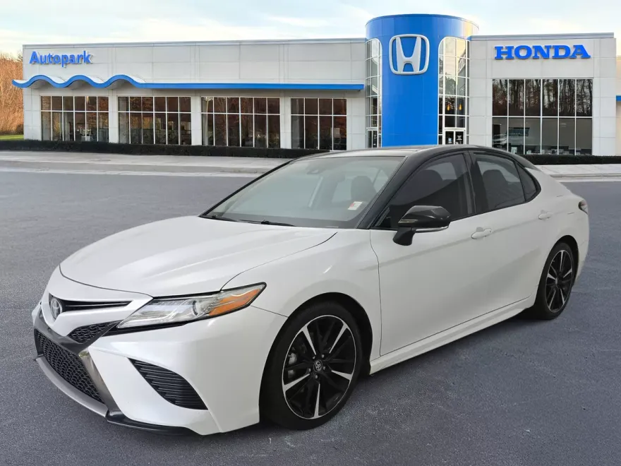 2019 Toyota Camry XSE V6 photo 1