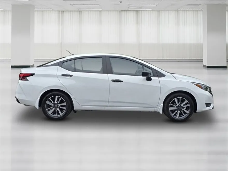 2025 Nissan Versa S photo 1