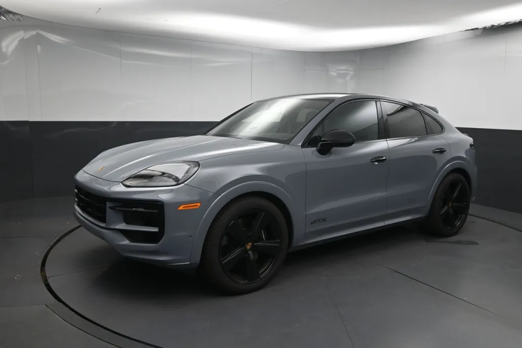 2025 Porsche Cayenne GTS Coupe photo 1