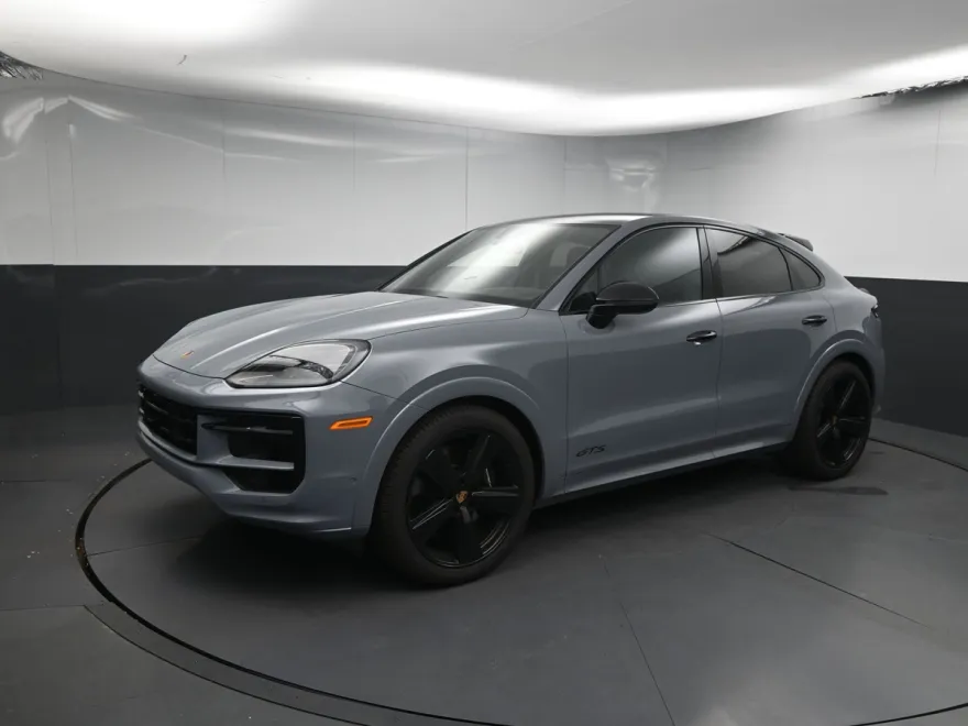 2025 Porsche Cayenne GTS Coupe photo 1