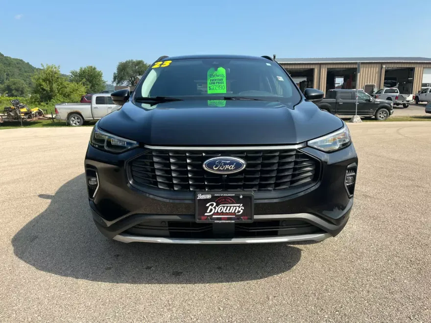 2023 Ford Escape Platinum photo 1