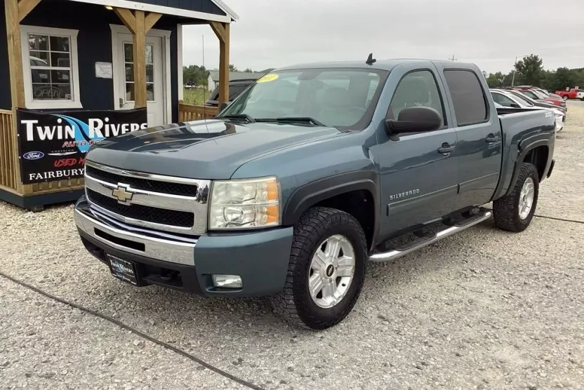 2011 Chevrolet Silverado 1500 LT photo 1