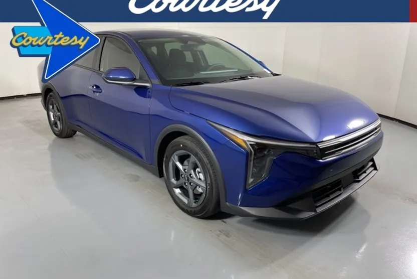 2025 Kia K4 LXS photo 1