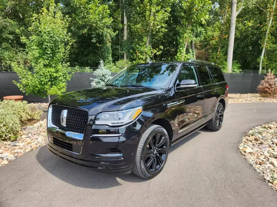 2023 Lincoln Navigator Reserve photo 1
