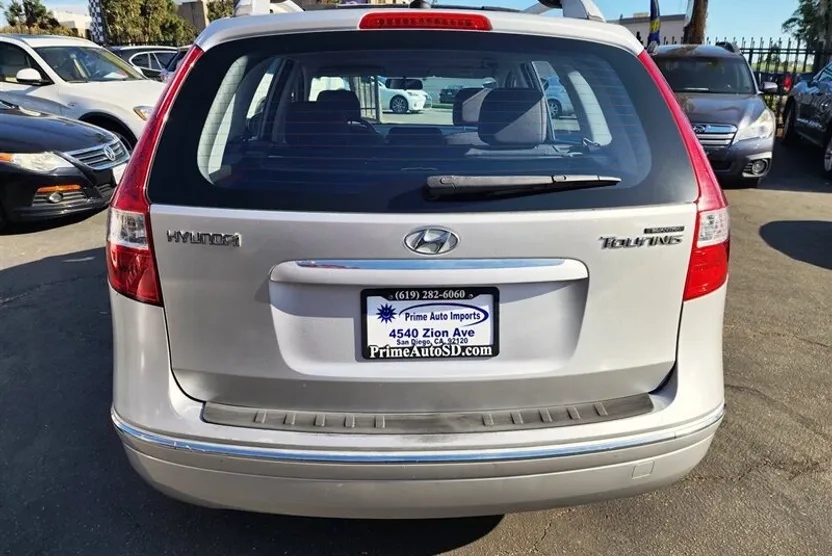 2012 Hyundai Elantra Touring GLS photo 1