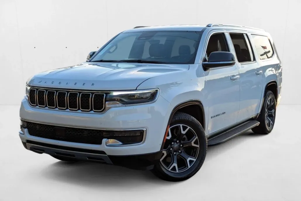 2023 Jeep Wagoneer L Series III photo 1