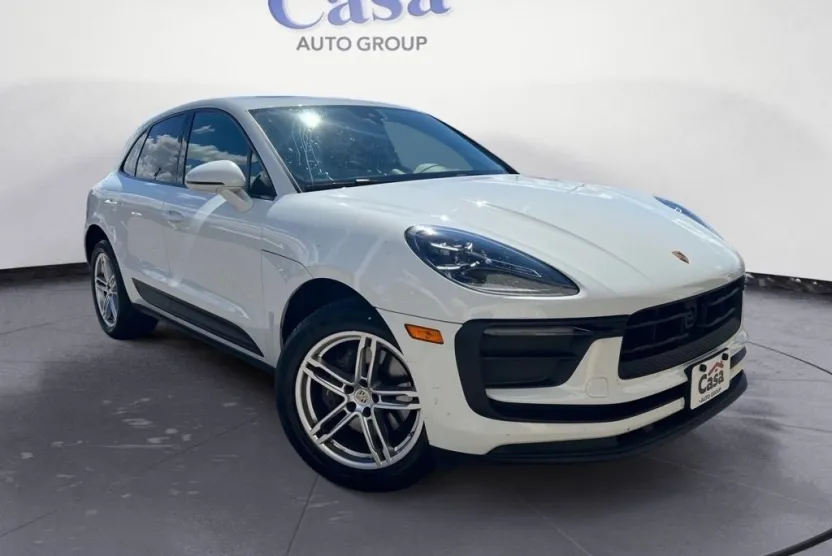 2024 Porsche Macan Base photo 1