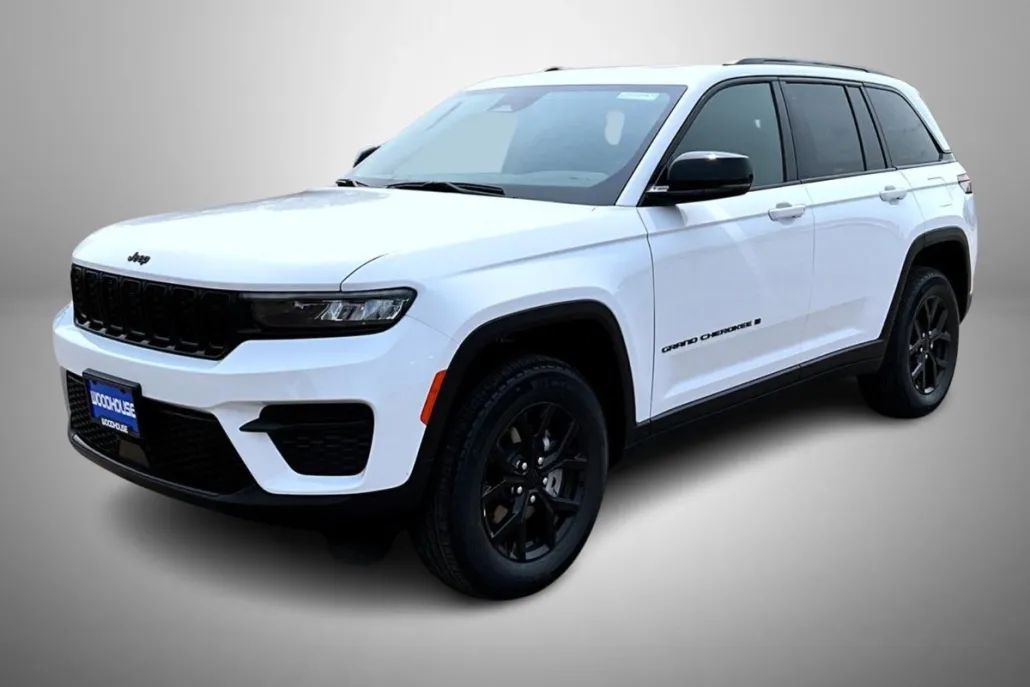 2025 Jeep Grand Cherokee Altitude photo 1