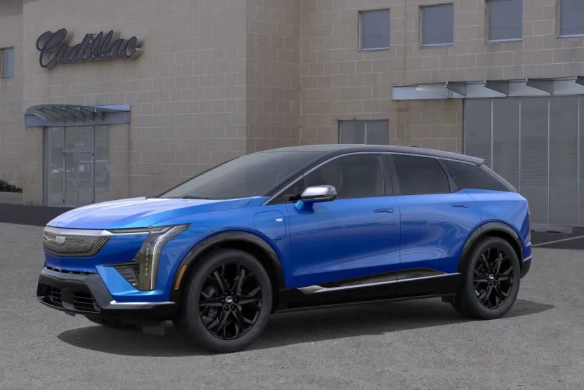 2025 Cadillac Optiq Luxury photo 1