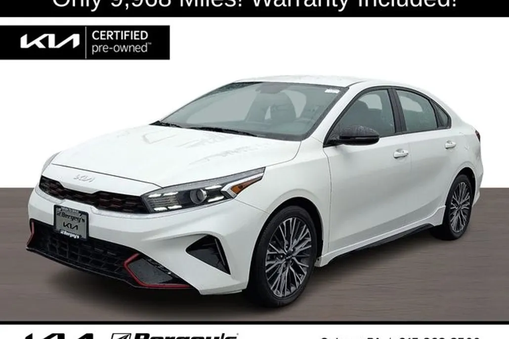 2022 Kia Forte GT-Line photo 1
