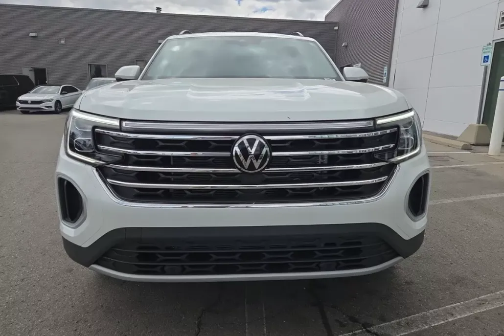2026 Volkswagen Atlas SE Technology photo 1