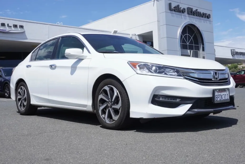 2017 Honda Accord EX photo 1