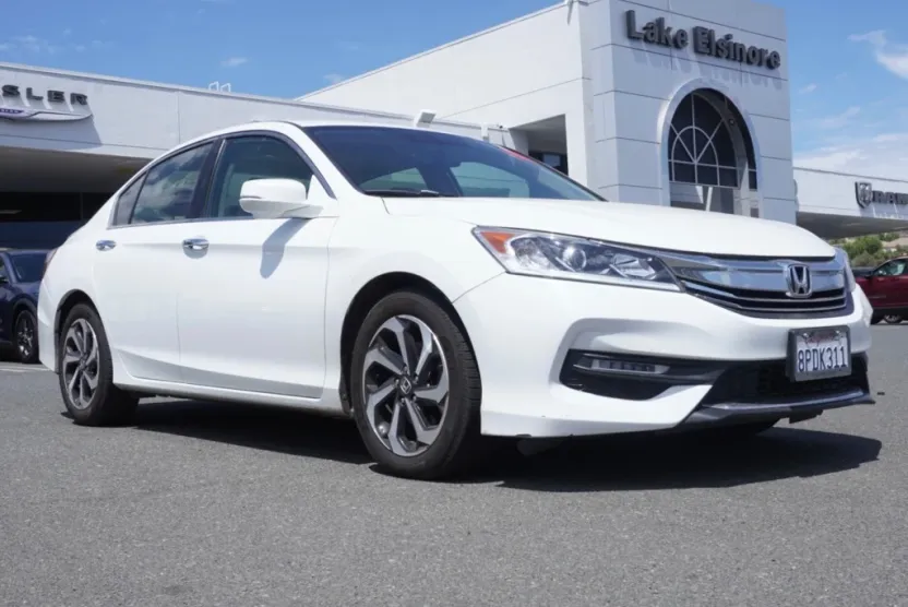 2017 Honda Accord EX photo 1