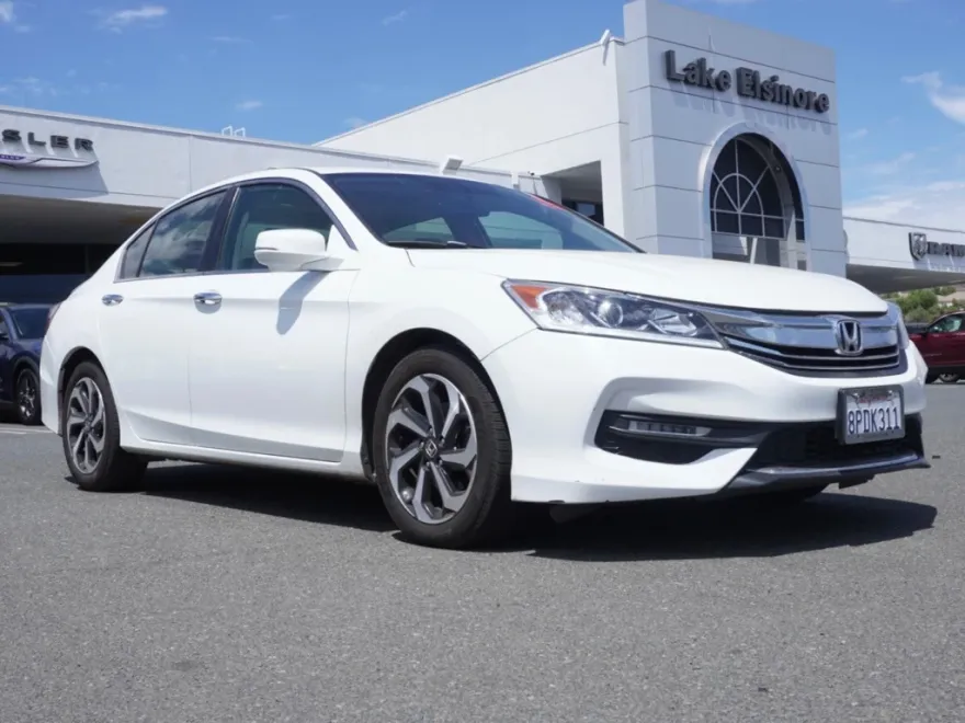 2017 Honda Accord EX photo 1