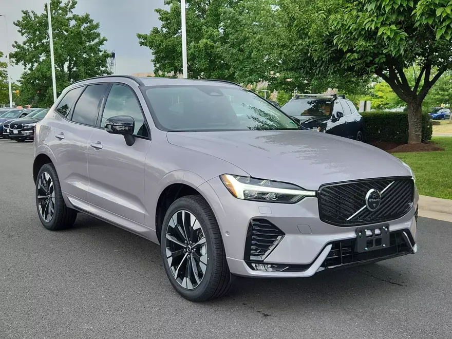 2026 Volvo XC60 B5 Plus photo 1