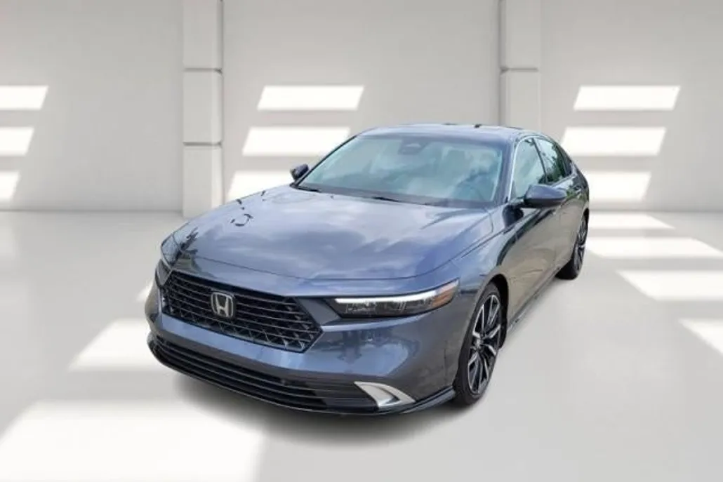 2024 Honda Accord Hybrid Touring photo 1