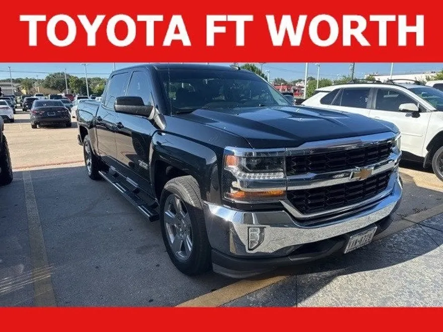 2018 Chevrolet Silverado 1500 LT photo 1