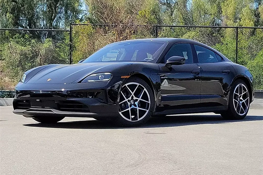 2025 Porsche Taycan S photo 1